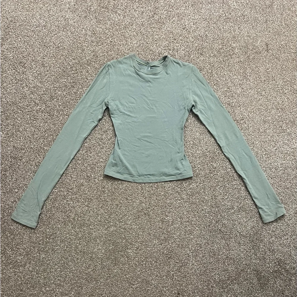 SKIMS Cotton Jersey Long Sleeve T-Shirt - Picture 5 of 5